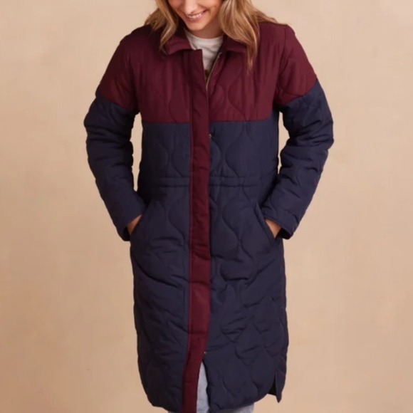 summersalt Jackets & Blazers - Summersalt Long Colorblock Eco Quilted Coat Midnight & Black Cherry 1XL